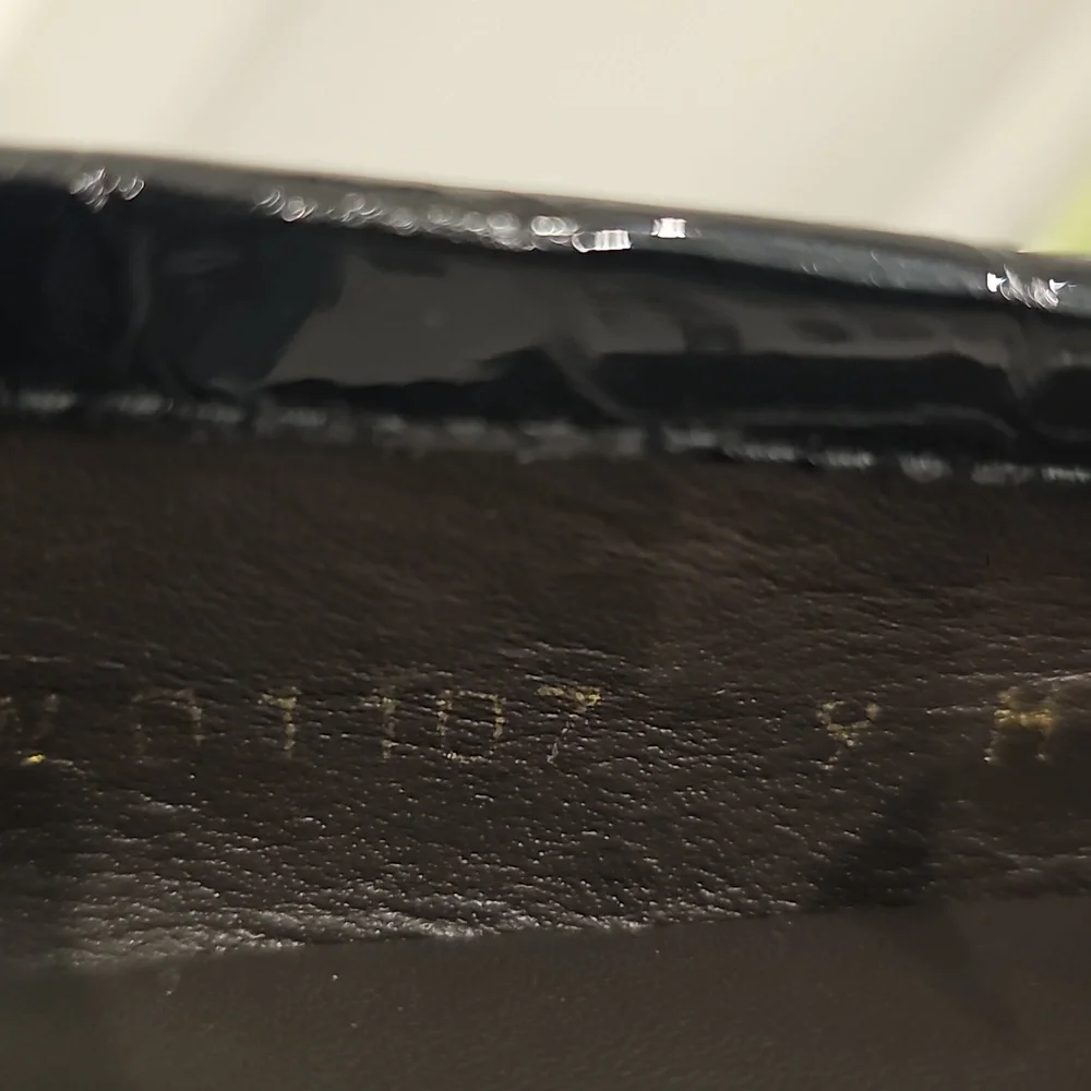 [NEW] STUART WEITZMAN Crocodile Loafers in Black Patent Leather NWT
